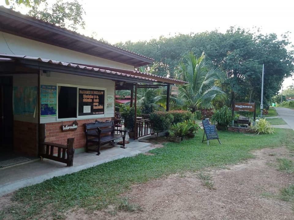 Najjamee Bungalows เกาะยาวน้อย ภายนอก รูปภาพ